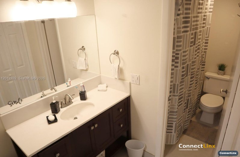 Photo 3 of 2 bed condo in Weston