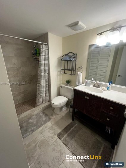 Photo 5 of 2 bed condo in Weston