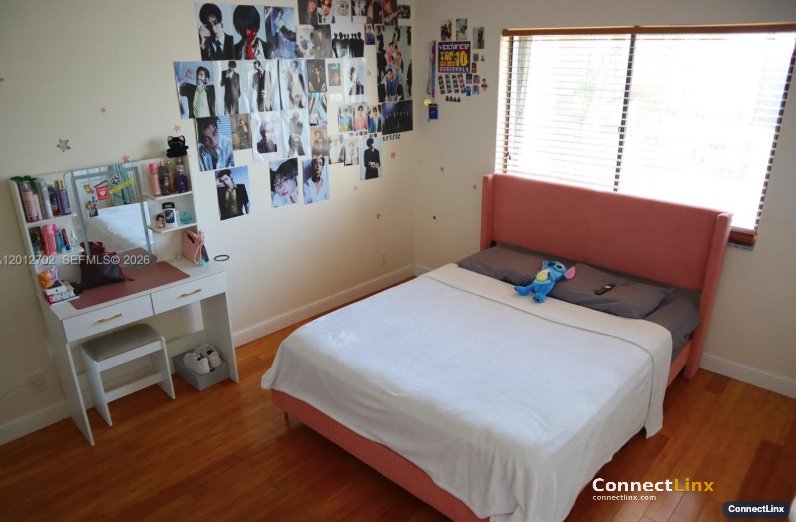 Photo 8 of 2 bed condo in Weston