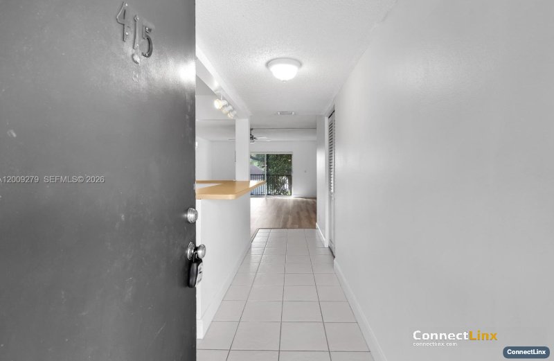 Photo 4 of 2 bed condo in Davie