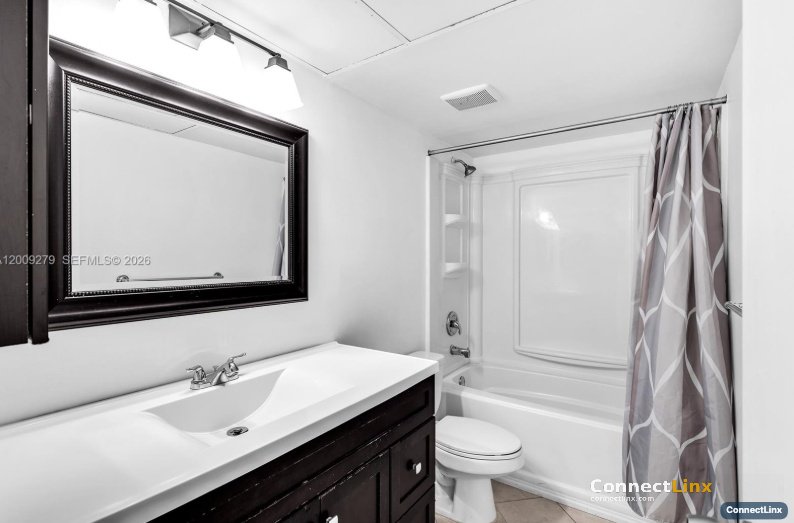 Photo 5 of 2 bed condo in Davie