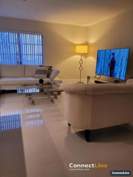 Photo 3 of 2 bed condo in Davie