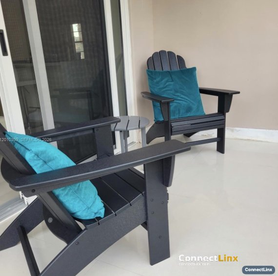 Photo 5 of 2 bed condo in Davie