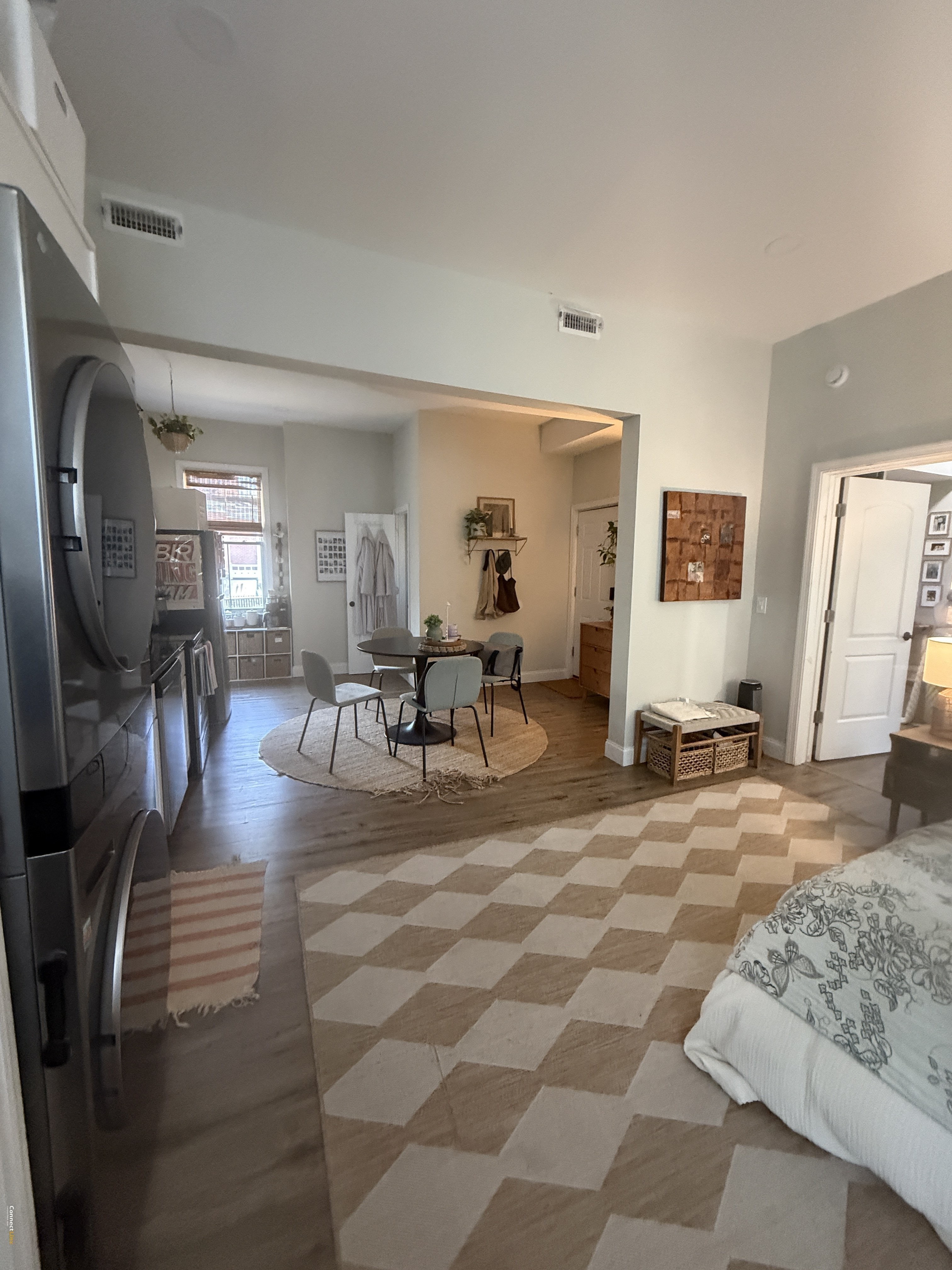 Photo 3 of 1 bed apartment in New Haven