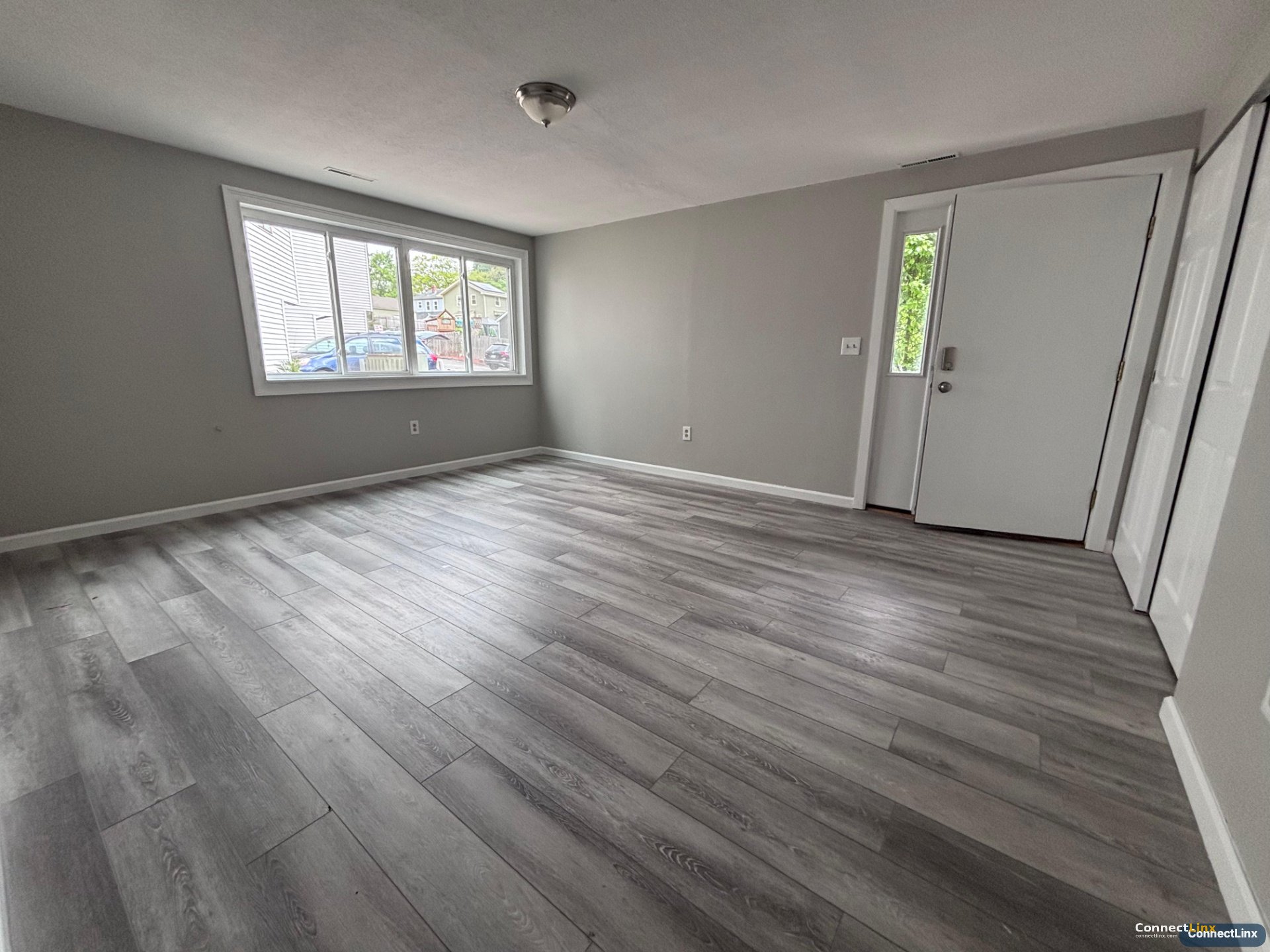 Photo 4 of 2 bed condo in New Haven