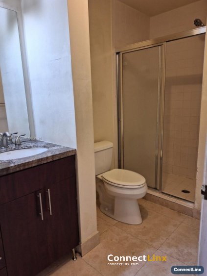 Photo 2 of 2 bed condo in Plantation