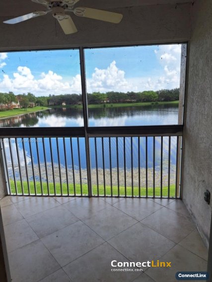 2 bedroom condo in Plantation, FL