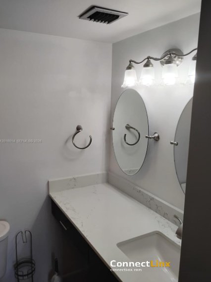 Photo 3 of 2 bed condo in Plantation