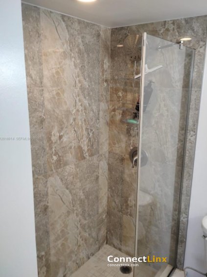 Photo 4 of 2 bed condo in Plantation