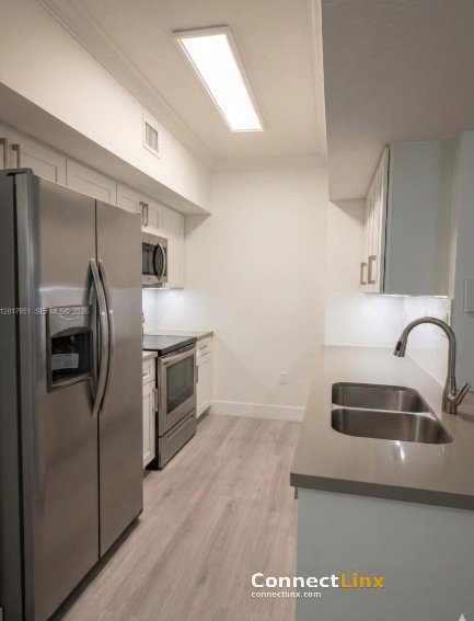 1 Bed Condo in Pembroke Pines, Pembroke Pines