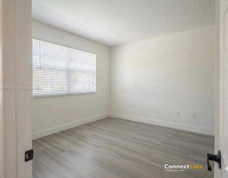 Photo 4 of 1 bed condo in Pembroke Pines