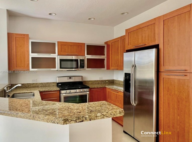 Photo 2 of 3 bed condo in Sunrise