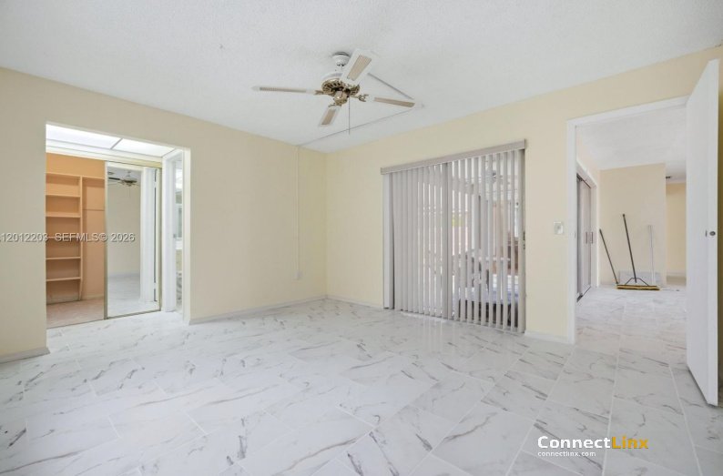 Photo 3 of 3 bed single family home in Pembroke Pines