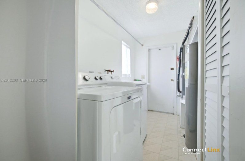 Photo 7 of 3 bed single family home in Pembroke Pines