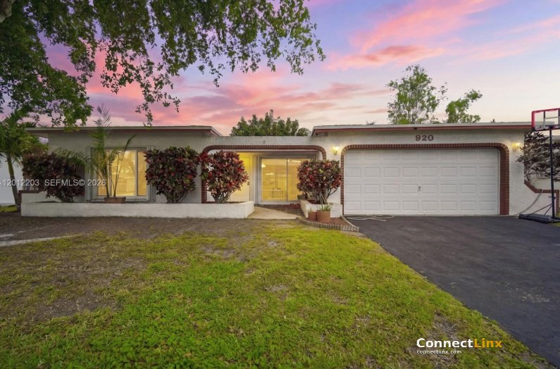 3 bed house in Pembroke Pines