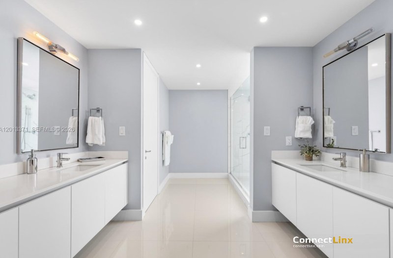 Photo 5 of 3 bed condo in Fort Lauderdale
