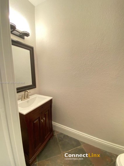 Photo 3 of 2 bed townhouse in Weston