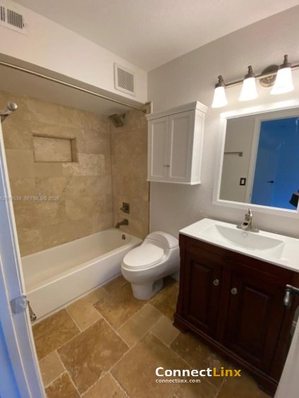 Photo 4 of 2 bed townhouse in Weston