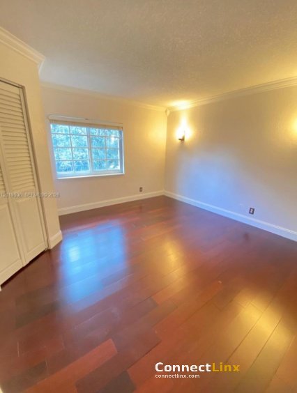 Photo 6 of 2 bed townhouse in Weston