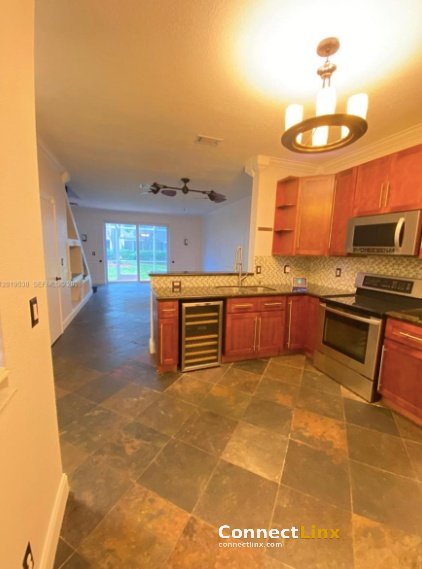 Photo 8 of 2 bed townhouse in Weston