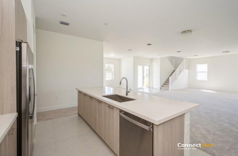 Photo 7 of 4 bed single family home in Davie