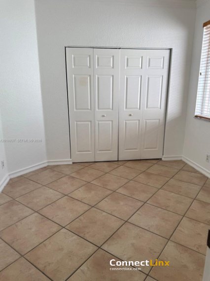 Photo 4 of 3 bed single family home in Weston