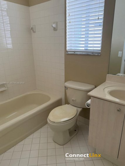 Photo 6 of 3 bed single family home in Weston