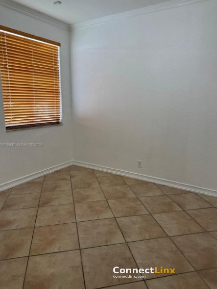 Photo 8 of 3 bed single family home in Weston