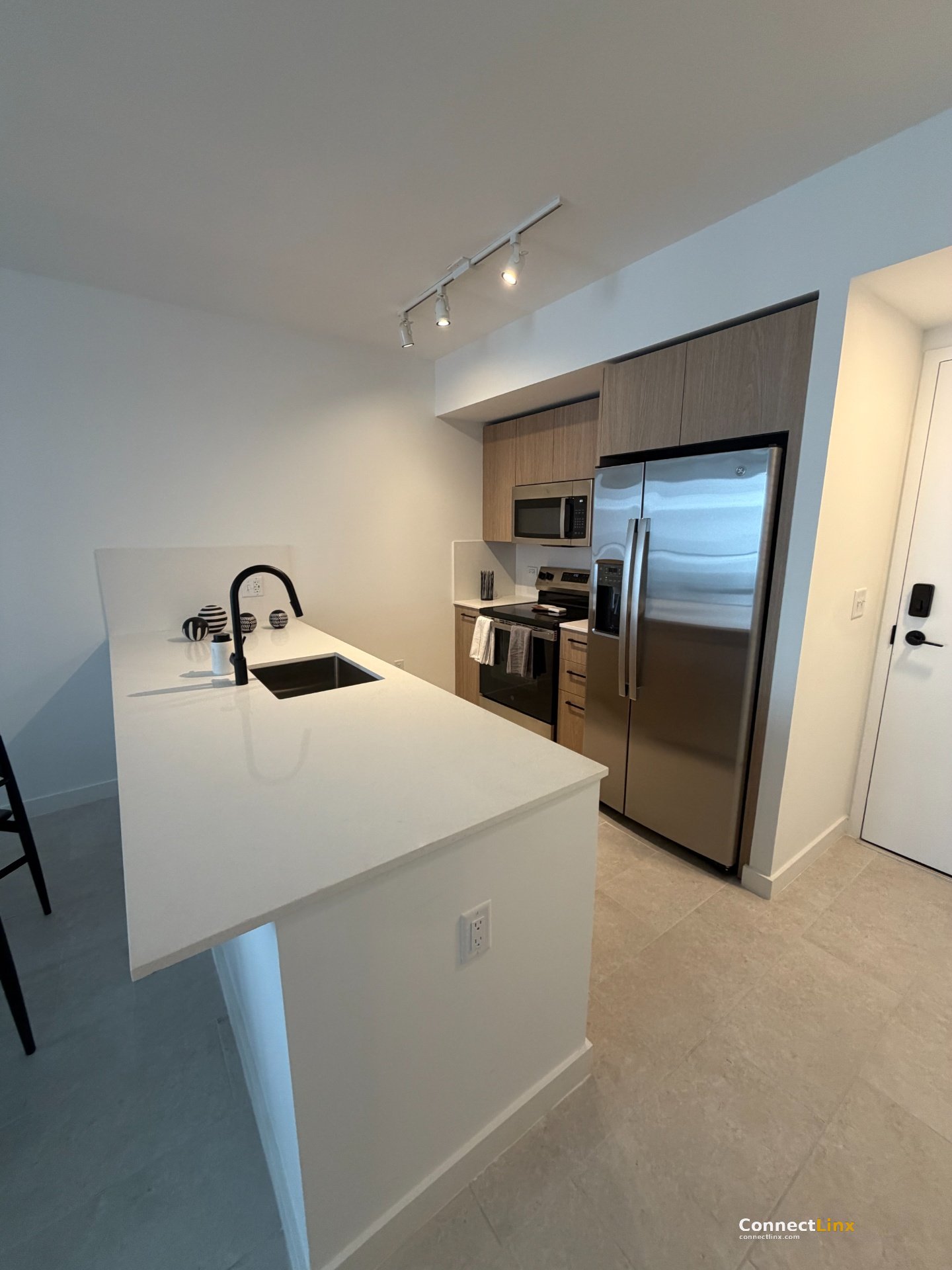 2 bedroom apartment in Miami, FL