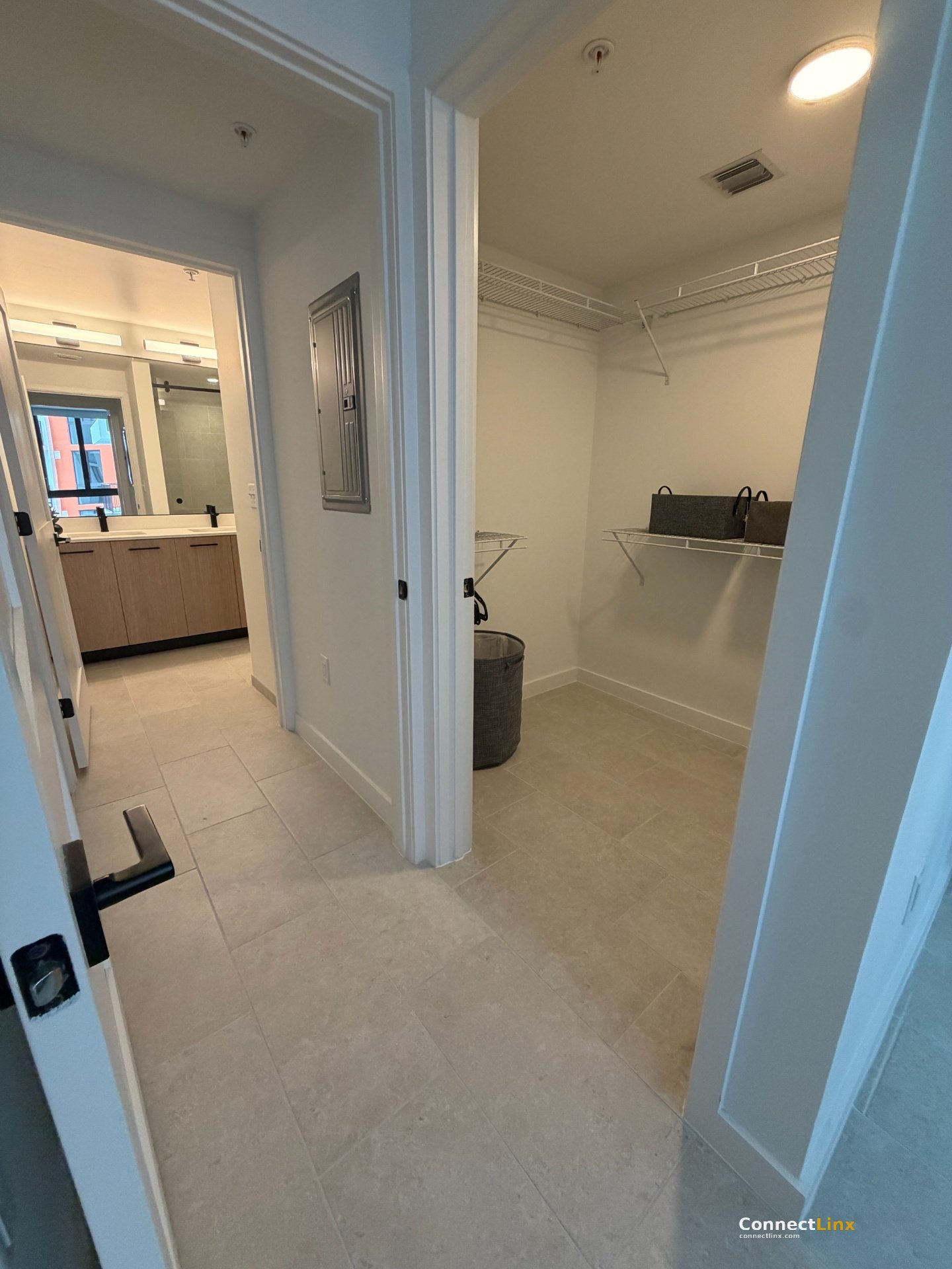 Photo 4 of 2 bed apartment in Miami
