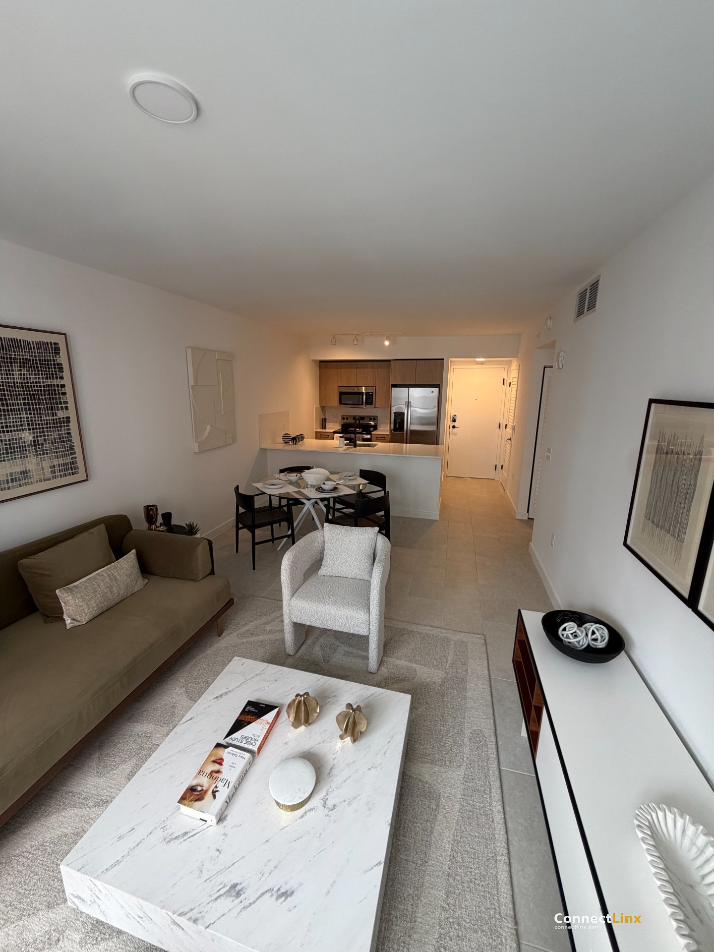 Photo 5 of 2 bed apartment in Miami