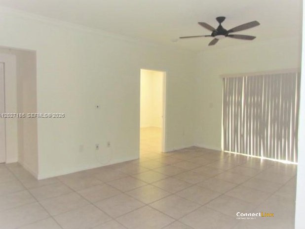 Photo 2 of 3 bed condo in Pembroke Pines