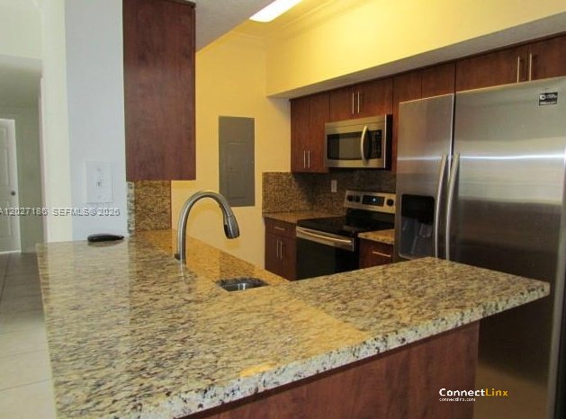 Photo 4 of 3 bed condo in Pembroke Pines