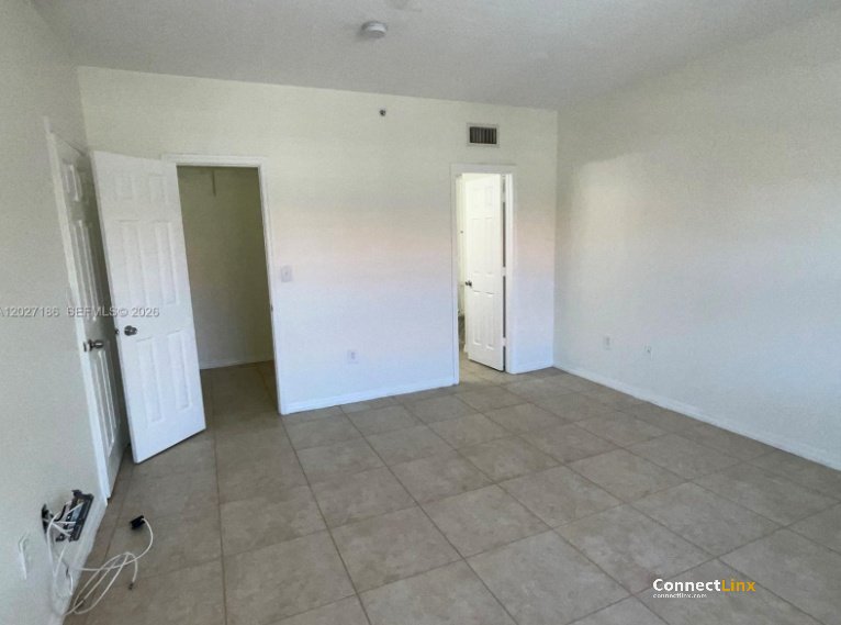 Photo 8 of 3 bed condo in Pembroke Pines