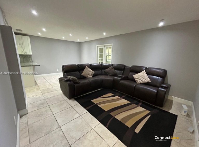 Photo 7 of 3 bed townhouse in Davie