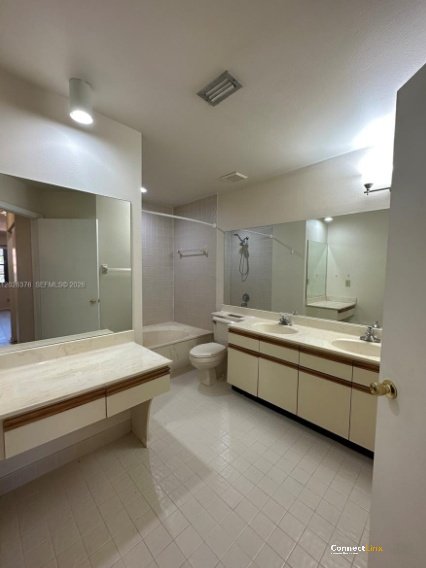 Photo 6 of 3 bed condo in Hollywood