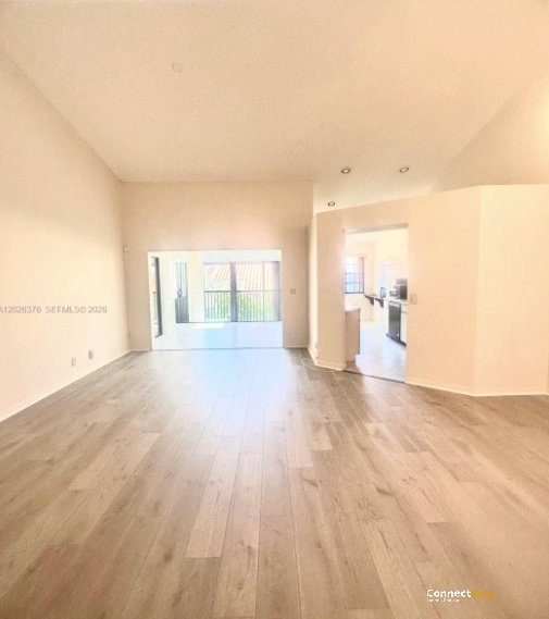 Photo 8 of 3 bed condo in Hollywood