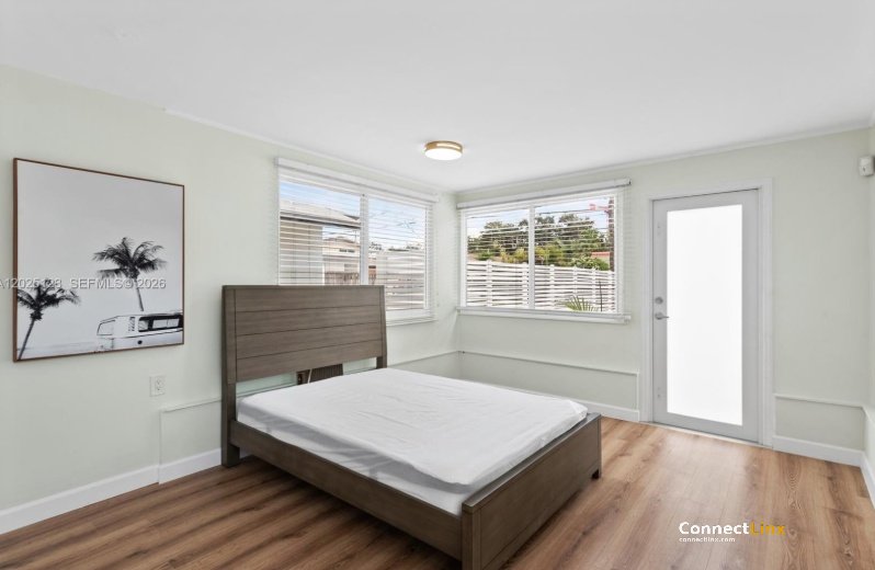 Photo 3 of 3 bed single family home in Hollywood
