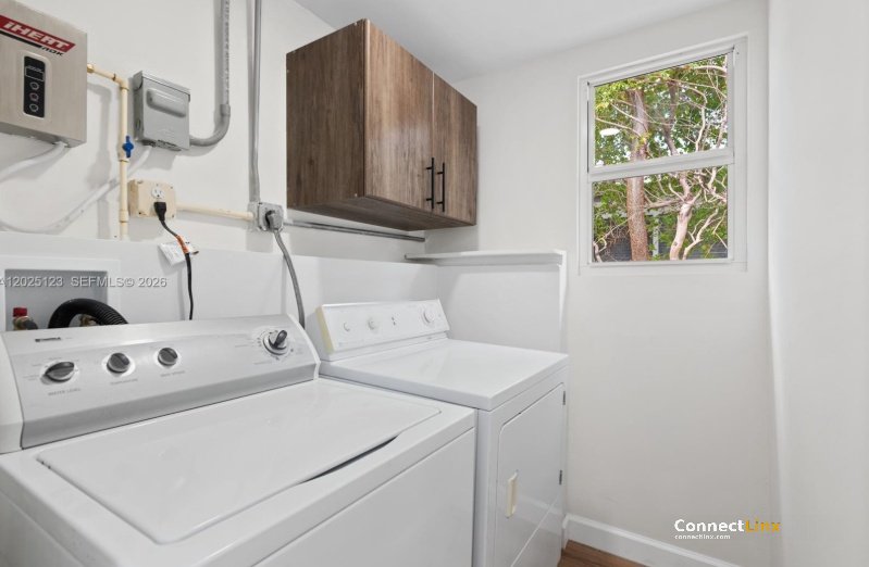 Photo 5 of 3 bed single family home in Hollywood