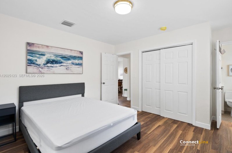 Photo 6 of 3 bed single family home in Hollywood