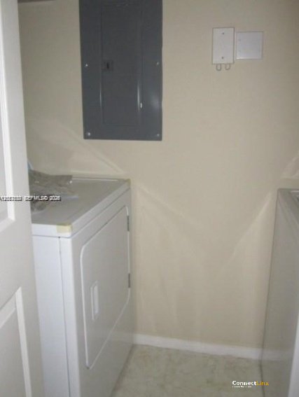 Photo 2 of 3 bed condo in Pembroke Pines