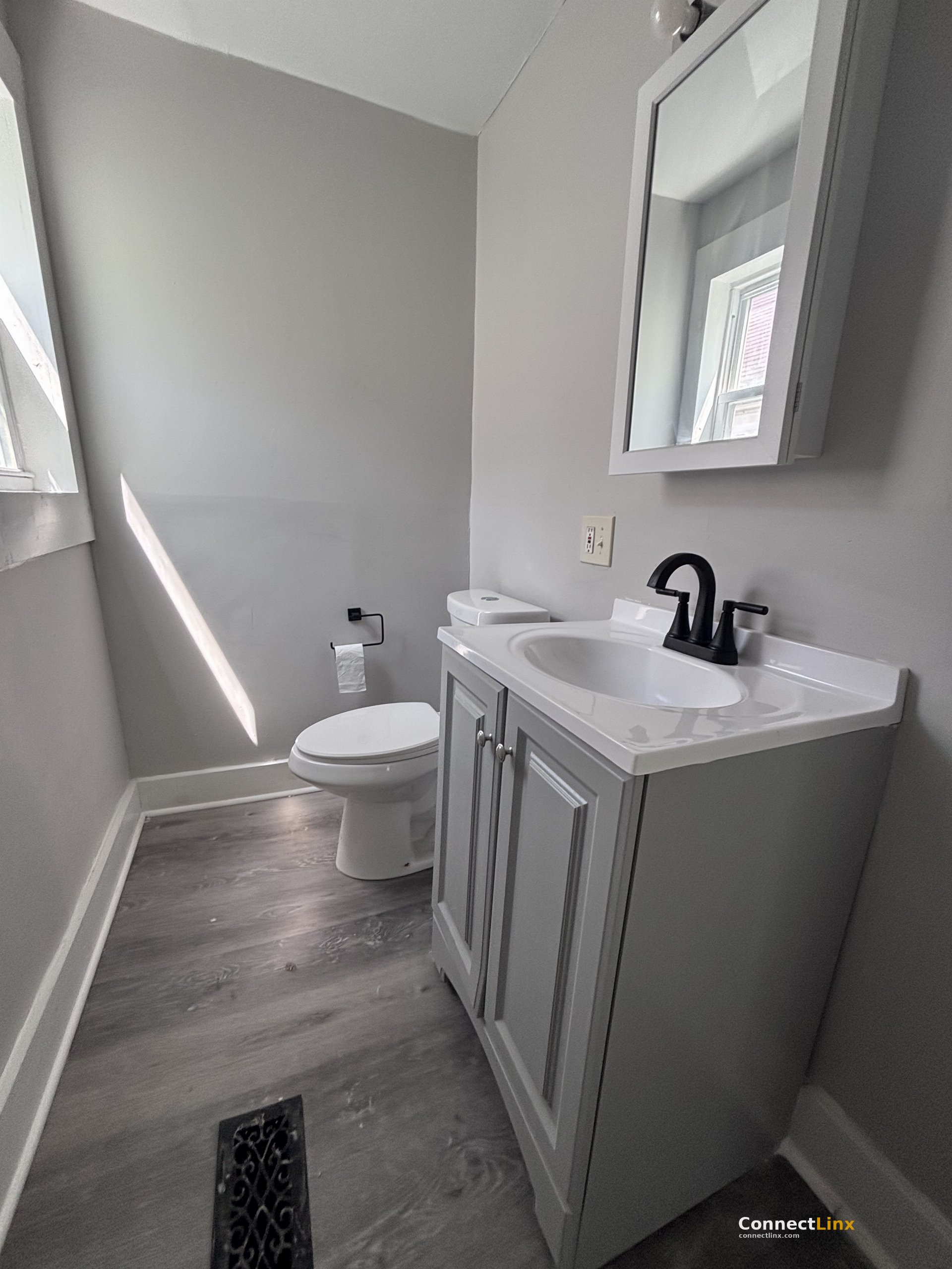 Photo 4 of 2 bed single family home in New Haven