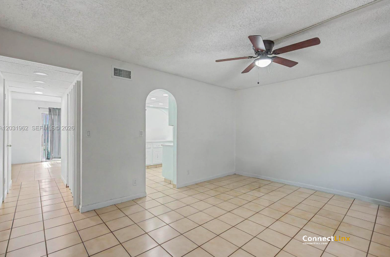 Photo 4 of 3 bed townhouse in Davie