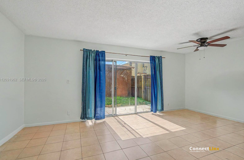Photo 5 of 3 bed townhouse in Davie