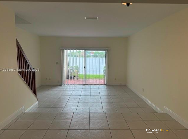 2 bed townhome in Hollywood