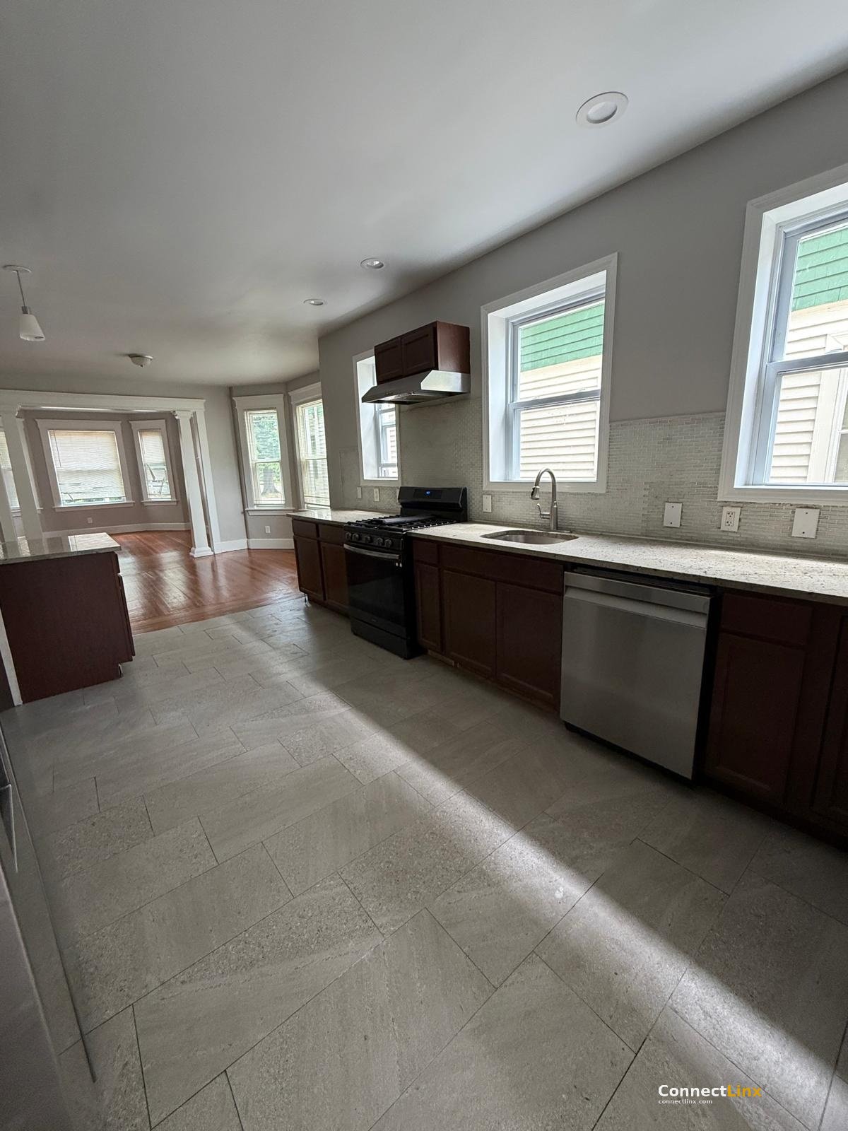 6 bedroom apartment in New Haven, CT