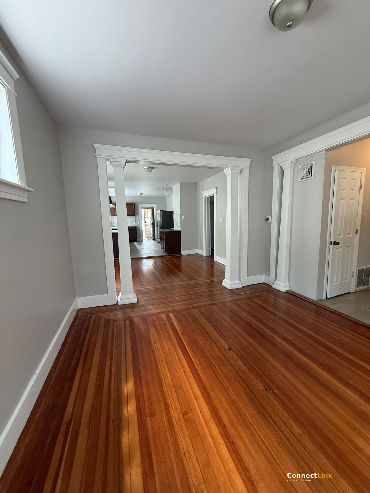Photo 8 of 6 bed apartment in New Haven