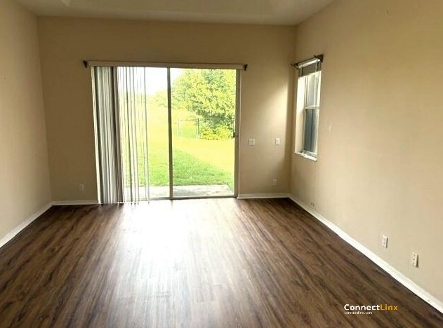 Photo 2 of 5 bed single family home in Davie