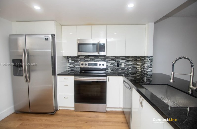 2 bed condo in Plantation