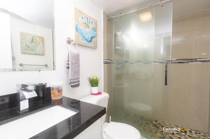 Photo 5 of 2 bed condo in Plantation